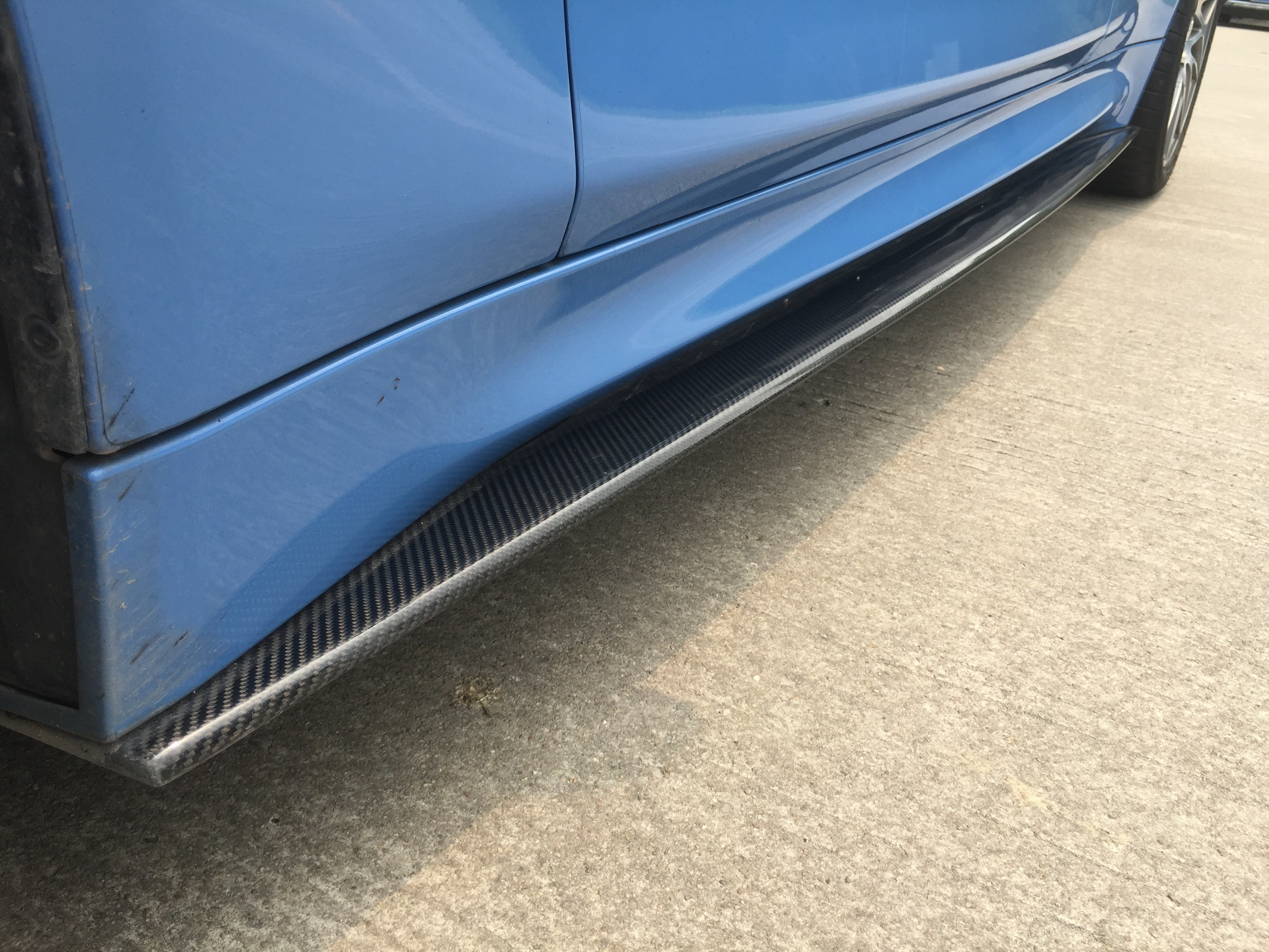 F8X Dry Carbon MP Style Side Skirts