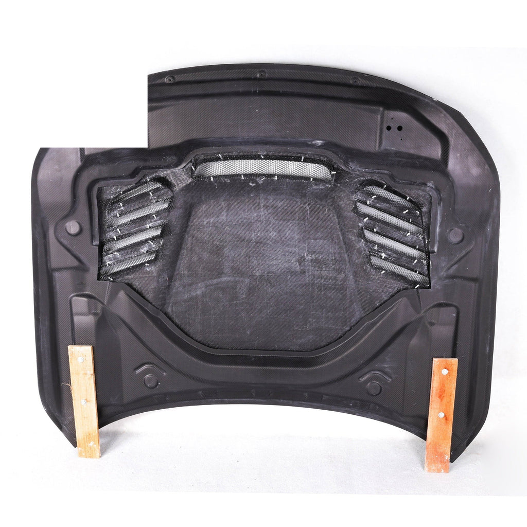 G87 Dry Carbon V Type Hood