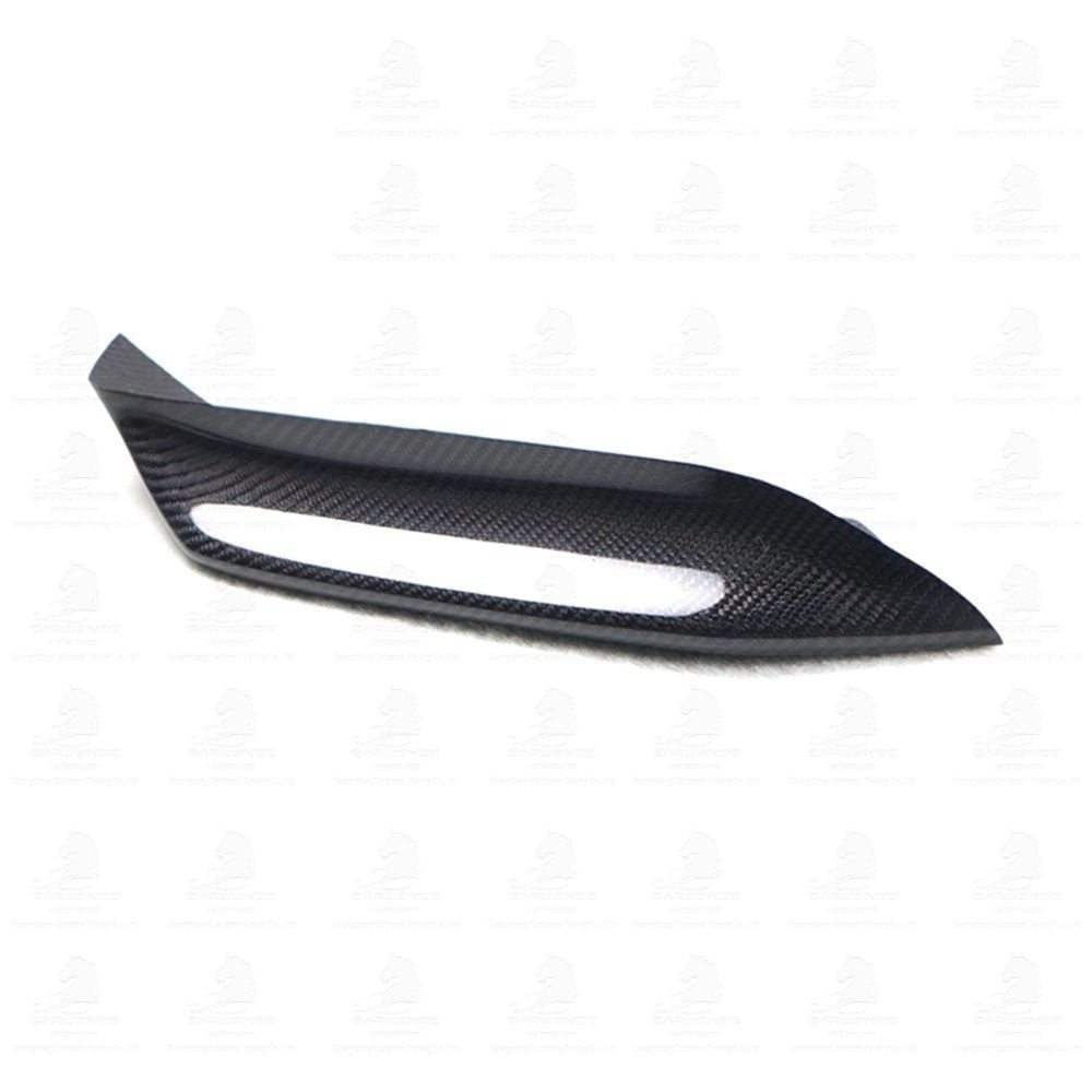 F8X Dry Carbon Front Bumper Upper Flaps